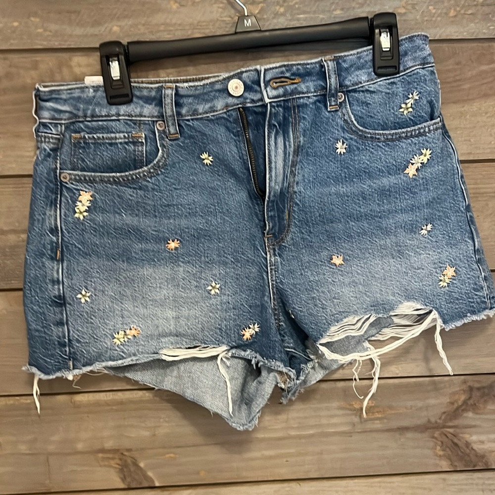 American Eagle “mom shorts”